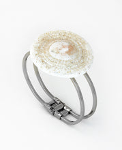 Laden Sie das Bild in den Galerie-Viewer hoch, Murano Glass Oyster Bracelet - Vetri D'Arte