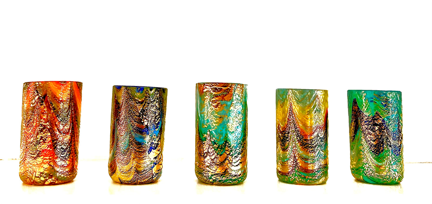 ensemble de verres colorés en verre de Murano