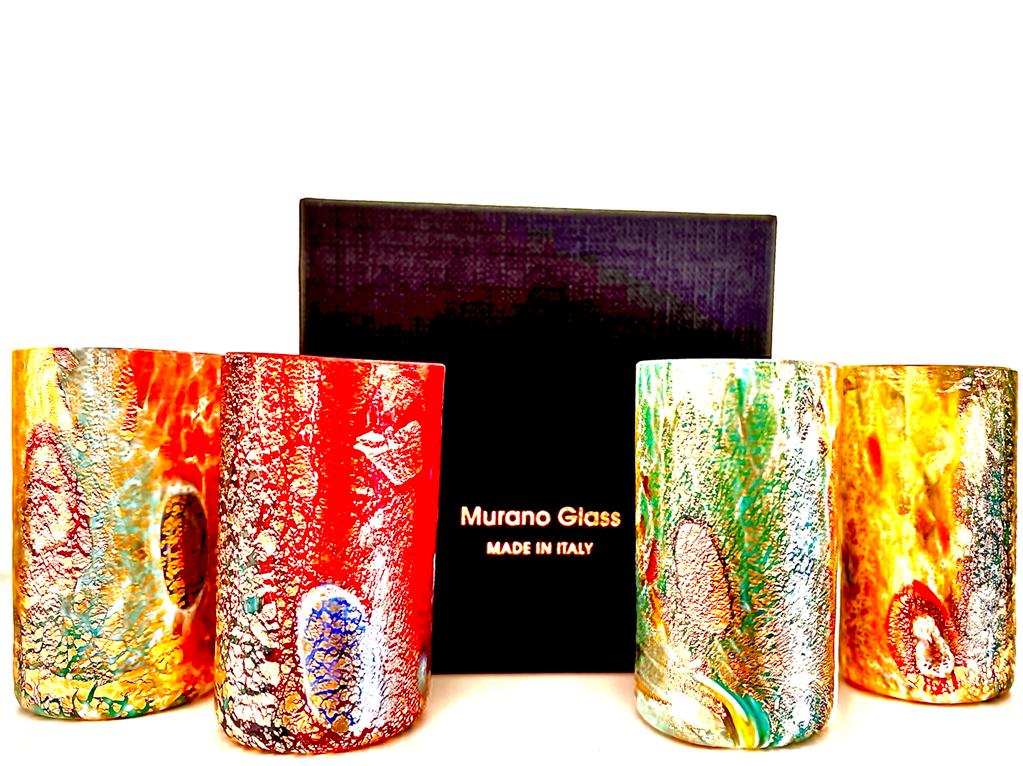 ensemble de verres colorés en verre de Murano